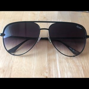 Quay x Desi High Key - black fade